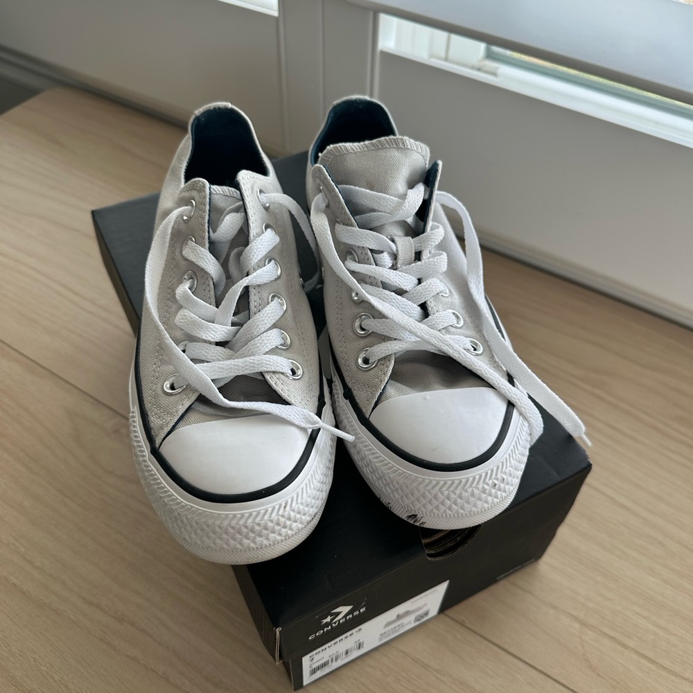 Converse Women’s sneakers